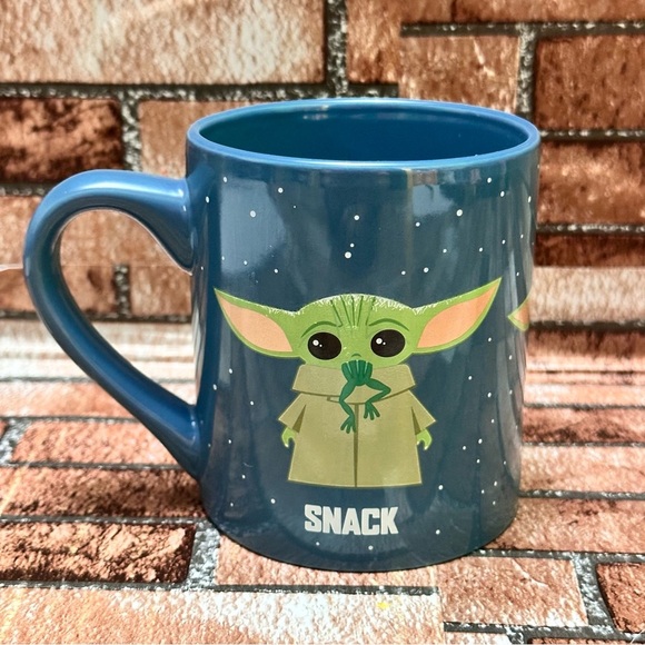 Star Wars Baby Yoda Blue Mug with Green Character Design - Picture 5 of 10